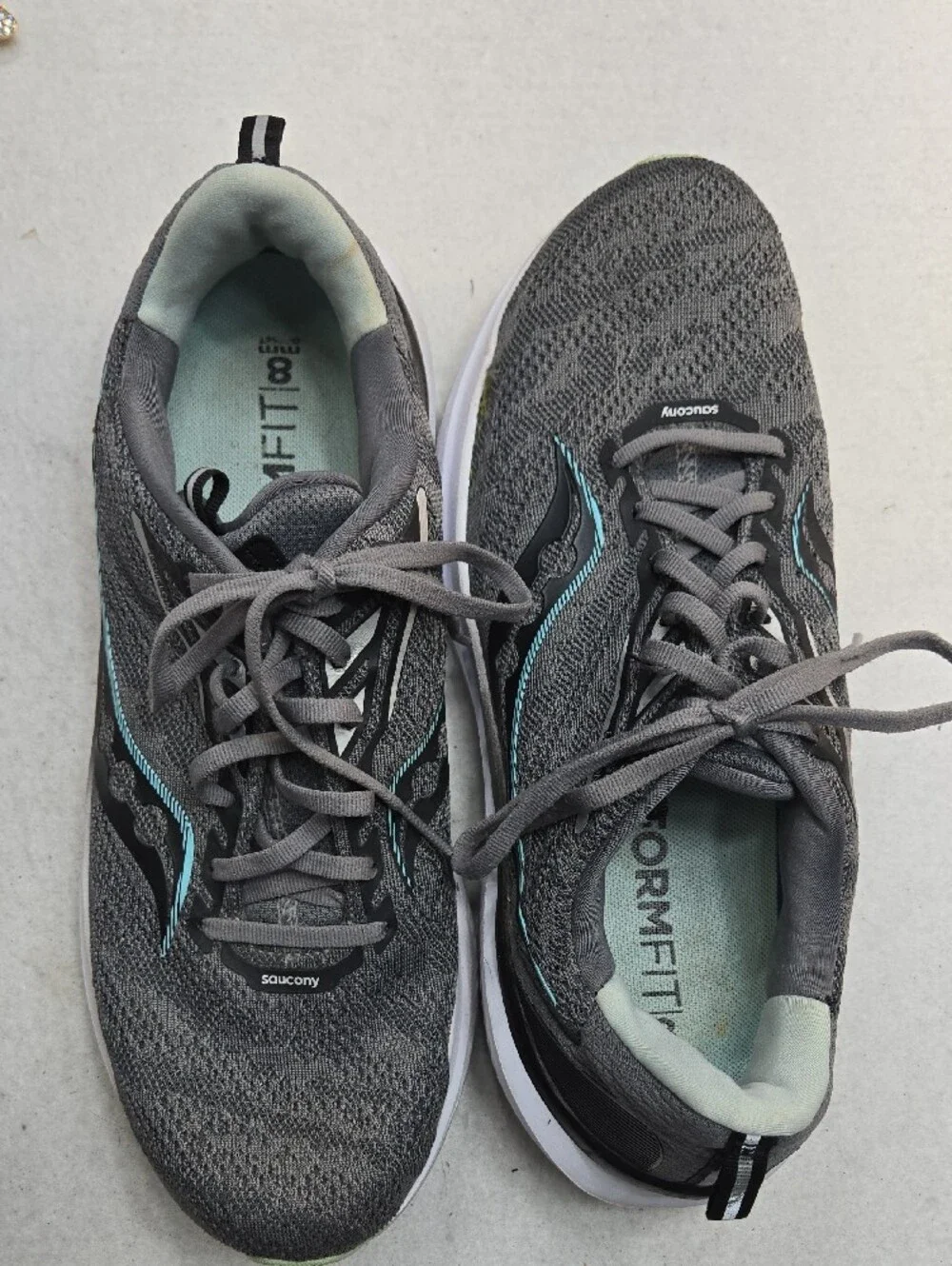 Saucony Women's Echelon 9 in the Charcoal/Ice colorway